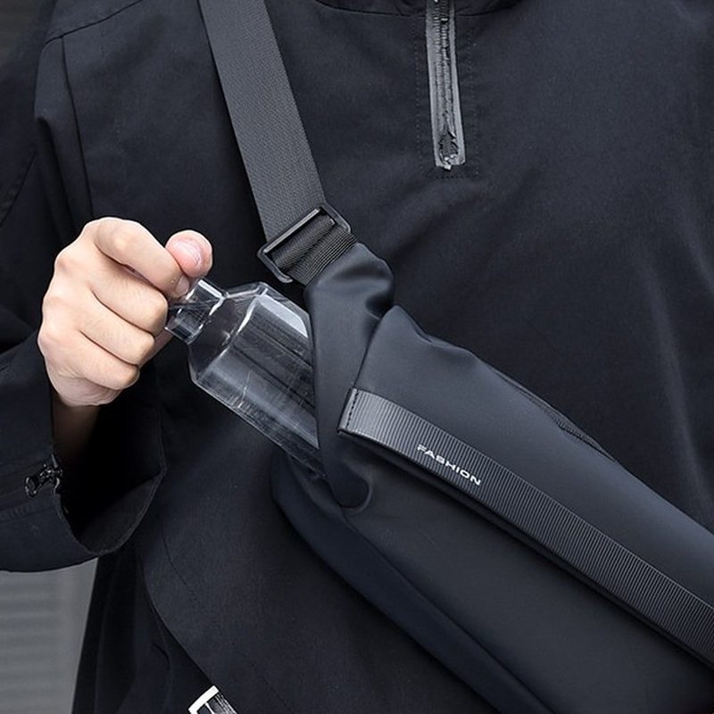 防泼水胸包 机车骑行斜挎小包 细节图1